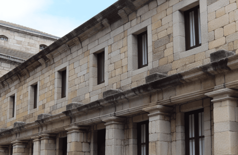 Elewacje z kamienia – galeria inspirujących projektów dla miłośników naturalnych materiałów